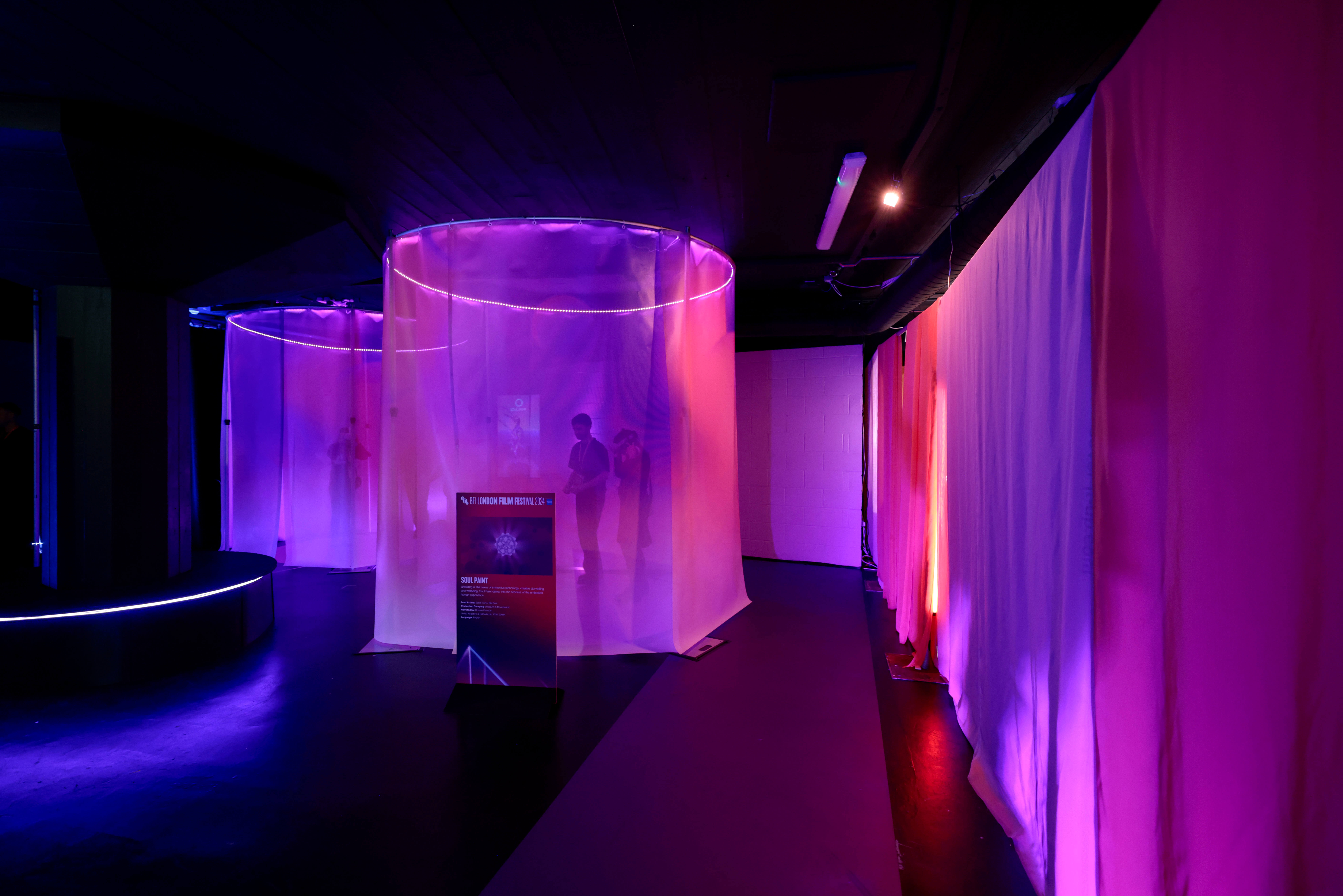 scenography & spatial strategies